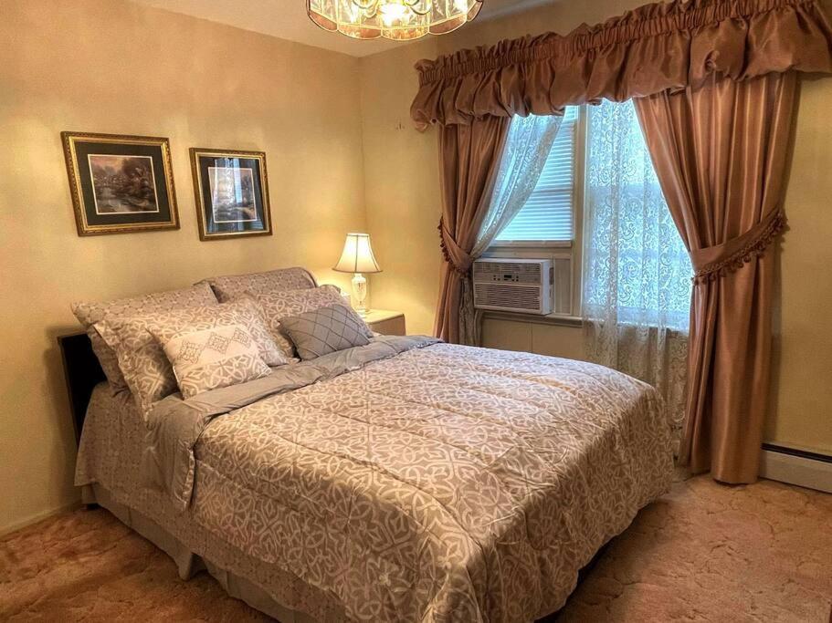 Entire Home In Buffalo - 6 Guests 3 Bedroom 1 Bath - Convenient Location - 25Min To Niagara Falls Exterior photo